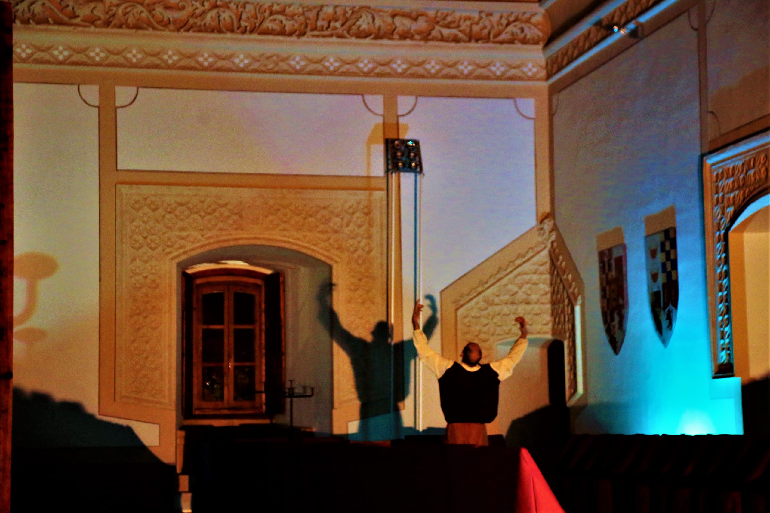 Cluedo - 1ª Planta- Estrado - 2019 - LA - Bufón 4